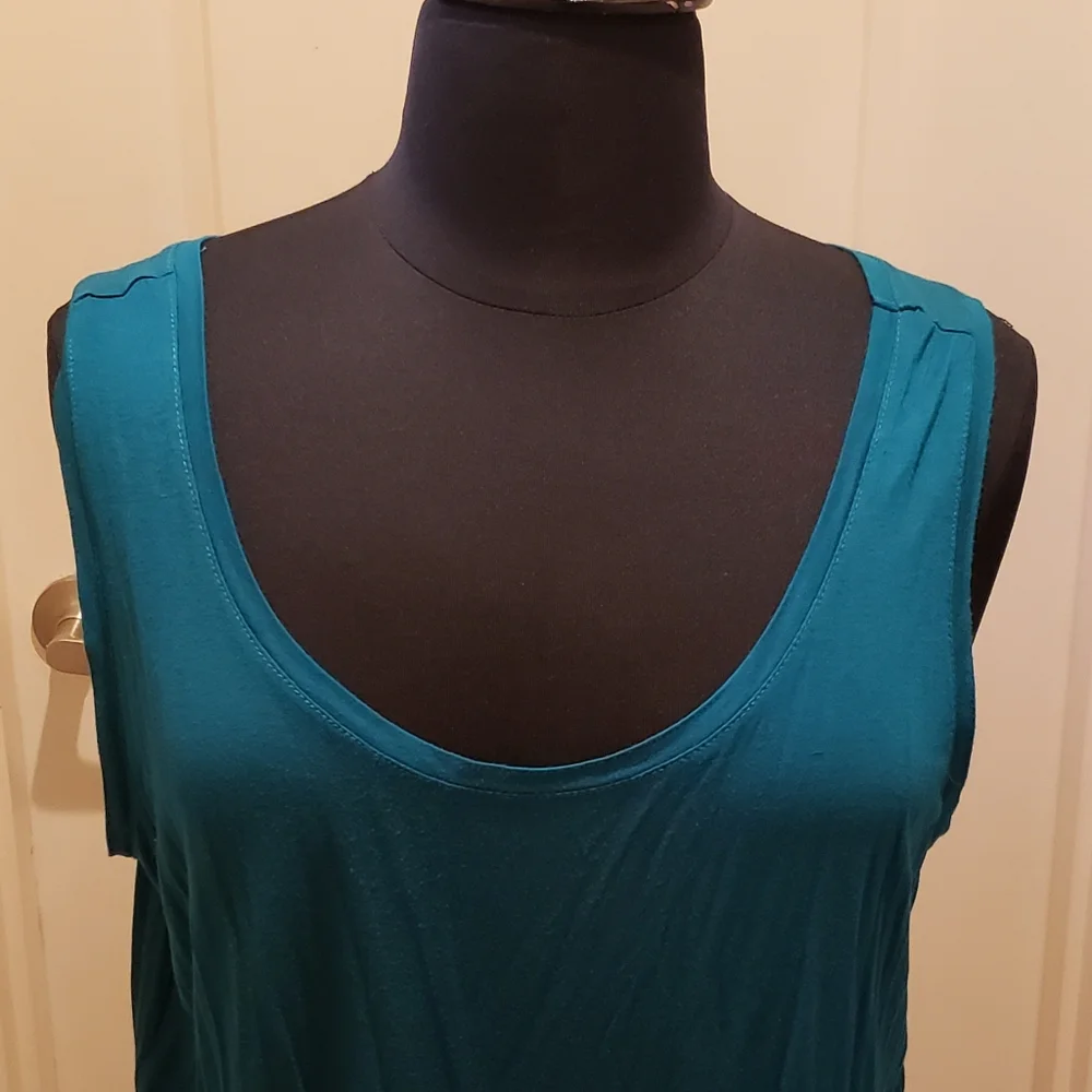 All In Motion Teal Sleeveless Women's Top